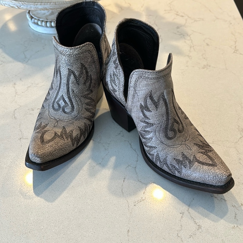 Ariat booties size 8